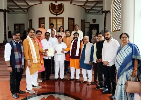 BJP delegation meets K'taka Guv; asks him not to sign Hate Speech Bill