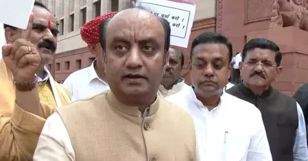 नीट पेपर लीक पर संसद में घमासान: भाजपा का आरोप, कांग्रेस चर्चा से भाग रही है