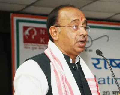 Vijay Goel slams MCD officials for ignoring MPs, MLAs on garbage duty