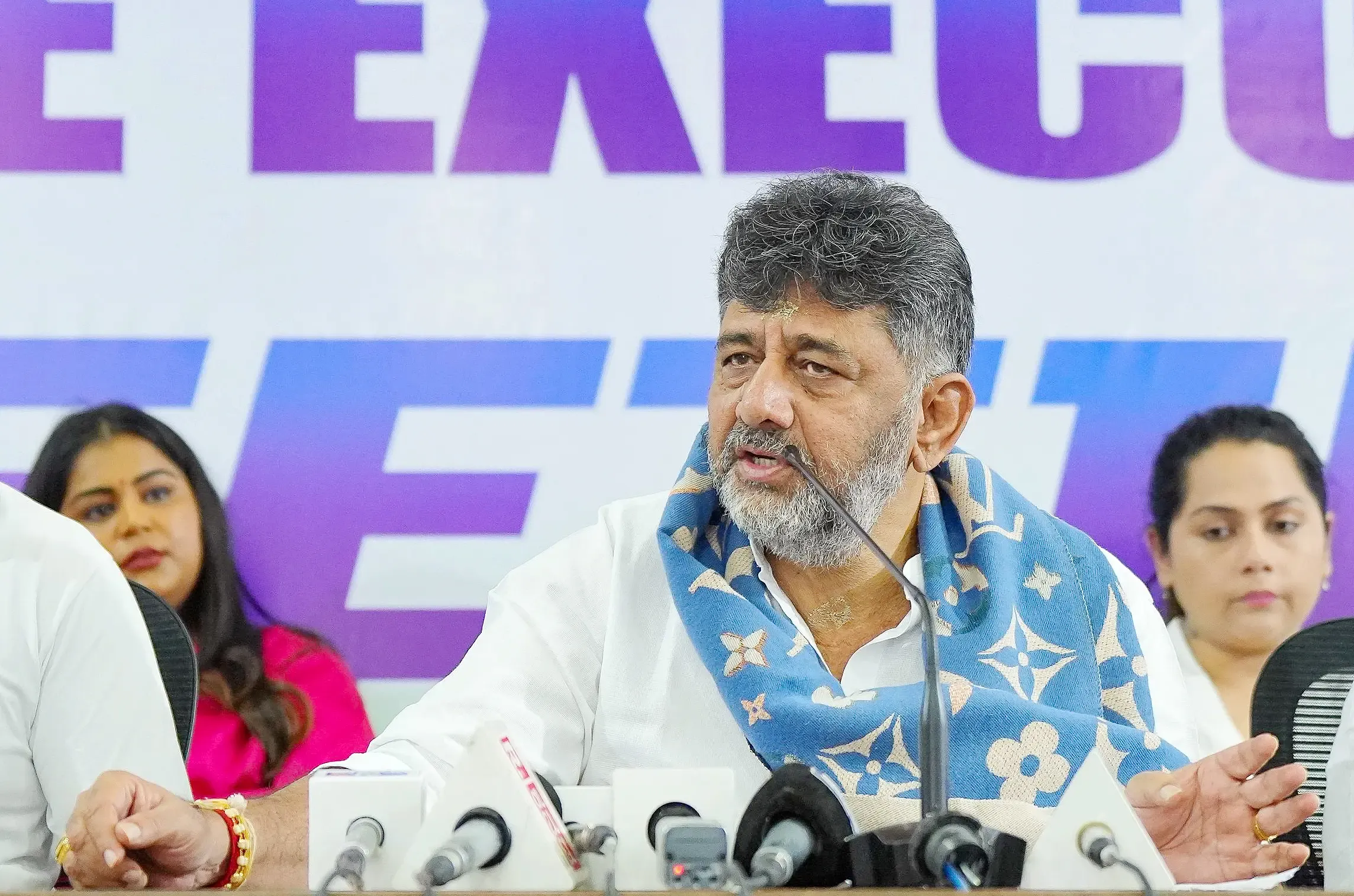 Should BJP Leaders Focus on Development or Stir Division?