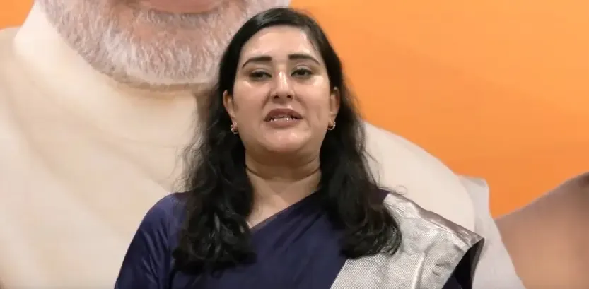बांसुरी स्वराज का कांग्रेस पर हमला: महिला कार्यकर्ताओं से हाथापाई पर दोहरे मापदंड का आरोप