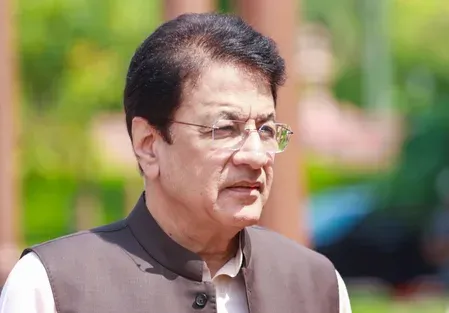 संसद में शिक्षा विधेयक पर NDA सांसदों का विपक्ष पर हमला, मालीवाल ने पंजाब पेपर लीक पर AAP को घेरा