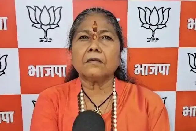 क्या भाजपा नेता का प्रियंका गांधी से सवाल सही है, राहुल महिलाओं का कितना अपमान करेंगे?