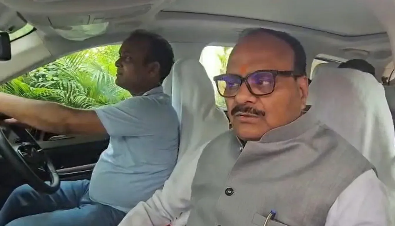 योगी आदित्यनाथ के 54वें जन्मदिन पर भाजपा नेताओं की बधाई, मोदी को बताया सर्वाधिक लोकप्रिय प्रधानमंत्री