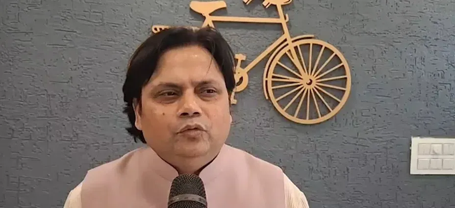 महंगाई पर सपा का हमला: फखरुल हसन बोले — भाजपा की नीतियों ने आम जनता की कमर तोड़ी