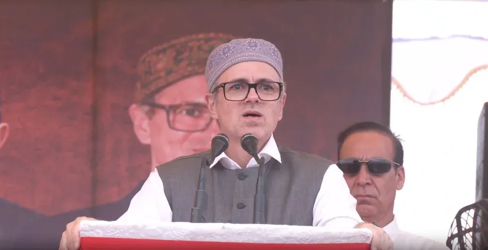 BJP slaps ₹100 crore defamation notice on Omar Abdullah over MLA bribery claims
