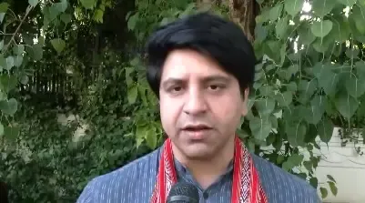BJP Critiques Congress for Negative Remarks on Gujaratis, Calls Out 'Divisive Politics'
