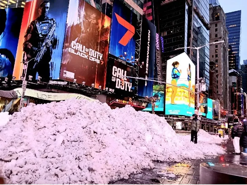 Severe 'Bomb Cyclone' Hits US Northeast, Brings Record Snowfall