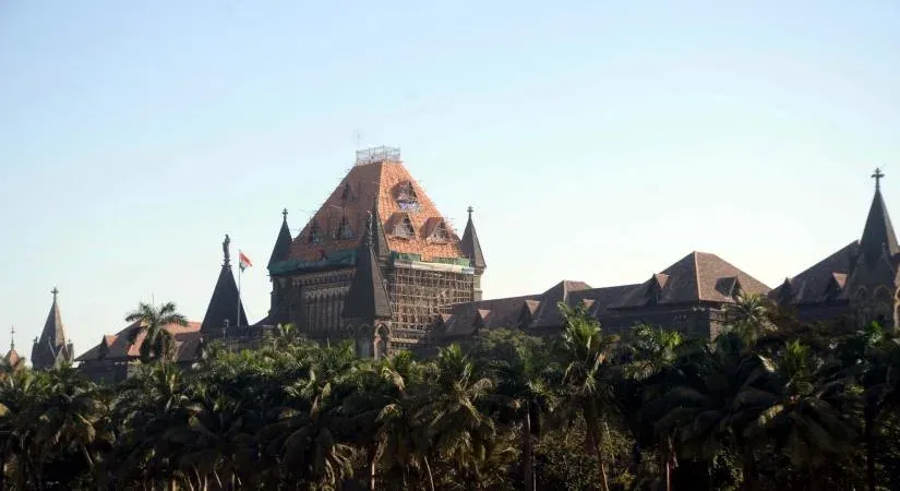 बॉम्बे हाईकोर्ट ने एफडीए को लगाई फटकार: पुणे डेयरी मालिक को ₹5 लाख मुआवजे का आदेश