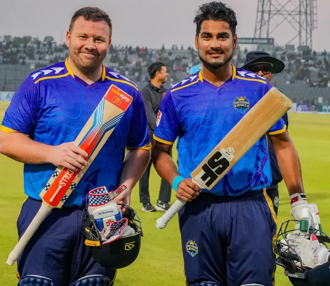 क्या बीपीएल में नईम-रॉसिंगटन की साझेदारी ने रॉयल्स को 10 विकेट से जीत दिलाई?