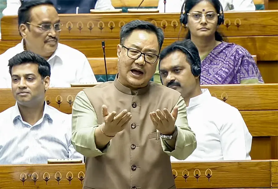Rijiju demands Rahul Gandhi apologise for Amit Shah firing claim in Lok Sabha