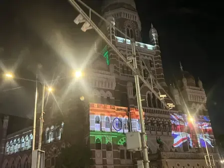क्या ब्रिटिश पीएम कीर स्टार्मर के स्वागत में सी-लिंक पुल और बीएमसी भवन सजे?