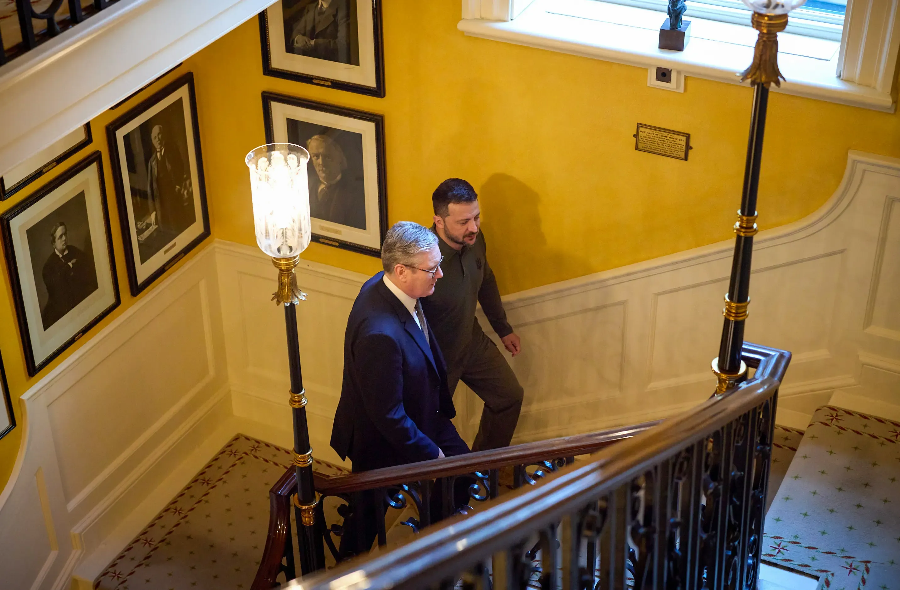 UK Prime Minister Reaffirms Ukraine Peace Commitment, Lacks Details