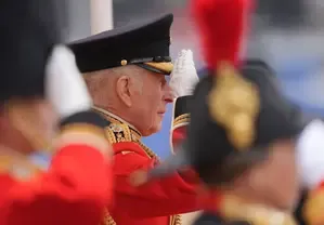 Will the British Royal Family Honor Ahmedabad Plane Crash Victims?