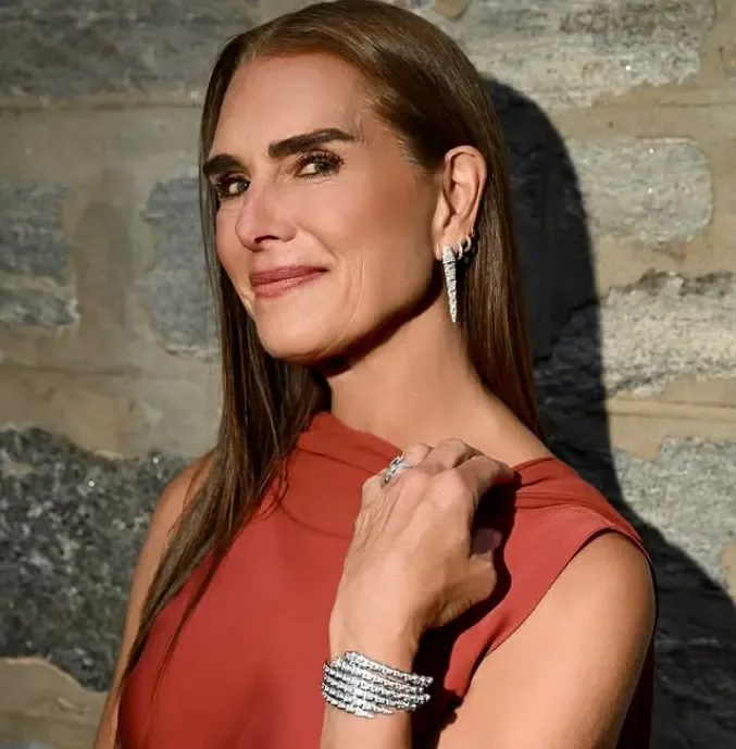 Brooke Shields Shares Memories of JFK Jr as a Top Kisser