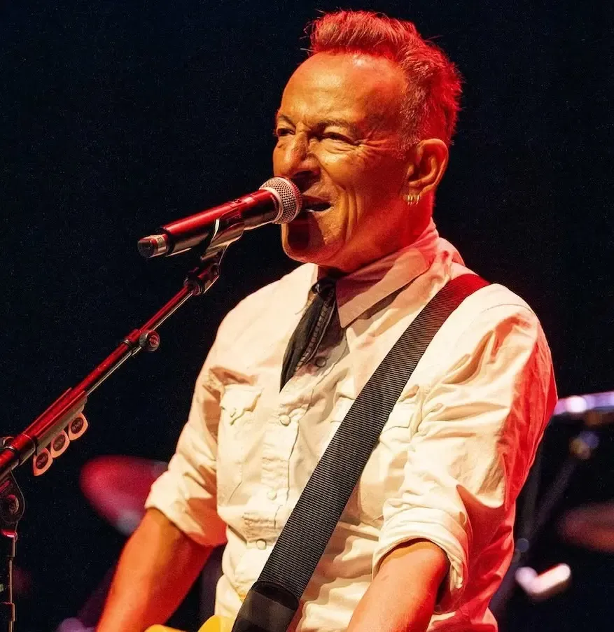 Does Bruce Springsteen Still Get Stage Fright Before Performances?