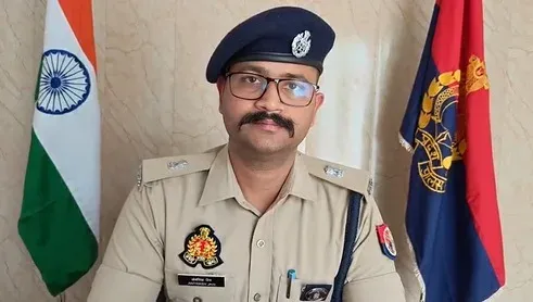 बुलंदशहर: पेड़ से लटके मिले गगन और नाबालिग लड़की के शव, पुलिस ने शुरू की जांच
