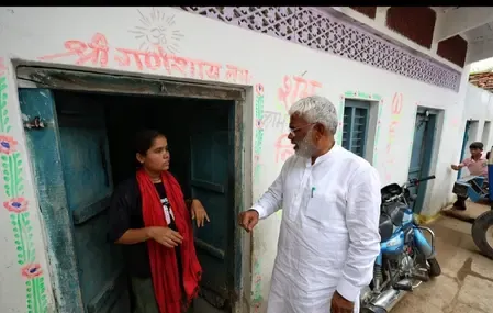 उत्तर प्रदेश : जलशक्ति मंत्री ने बुंदेलखंड में एक दर्जन से अधिक गांवों का किया निरीक्षण