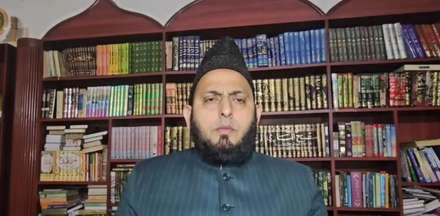 क्या नीतीश कुमार को बुर्का खींचने के लिए माफी मांगनी चाहिए: मौलाना खालिद रशीद फरंगी महली?