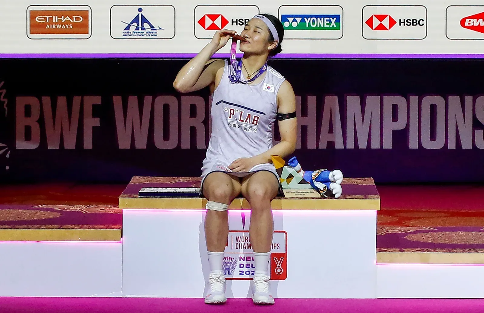 An Se Young wins BWF World C'ships 2025, beats Yamaguchi 21-17, 21-14