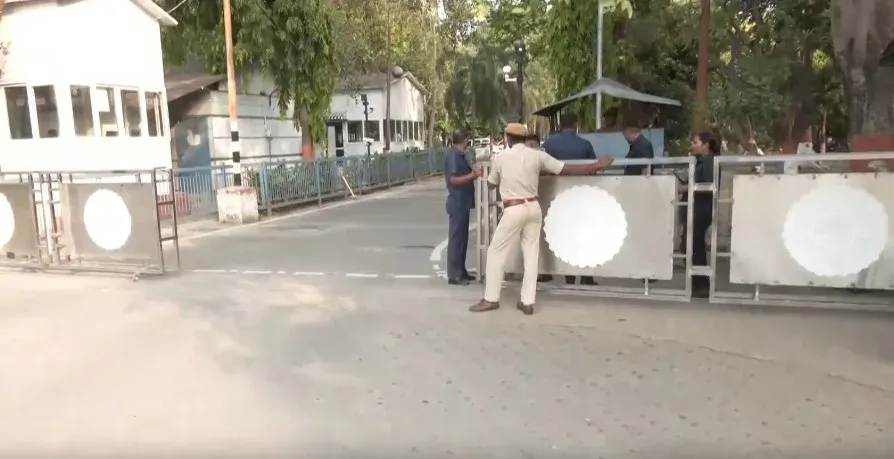 बिहार कैबिनेट से एक दिन पहले CM सम्राट चौधरी के आवास पर उच्चस्तरीय रिव्यू, दरभंगा बस टर्मिनल को मंजूरी की तैयारी
