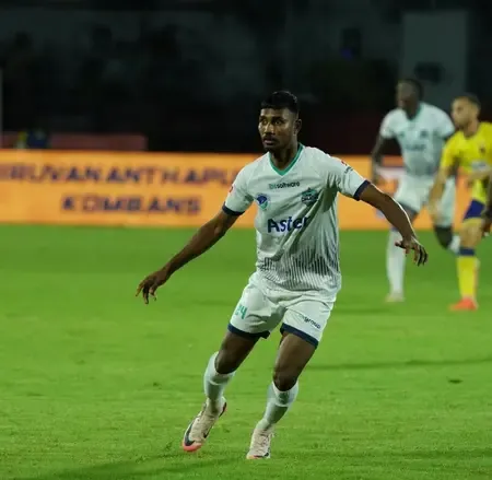 Calicut FC defender Rijohn Jose, 29, dies in Kozhikode bike crash; teammate critical