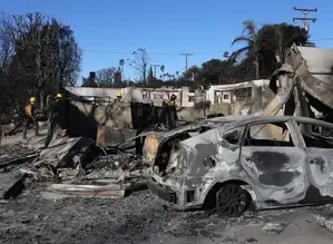 Residents of Southern California Advised to Stay Indoors as Wildfires Impact Air Quality
