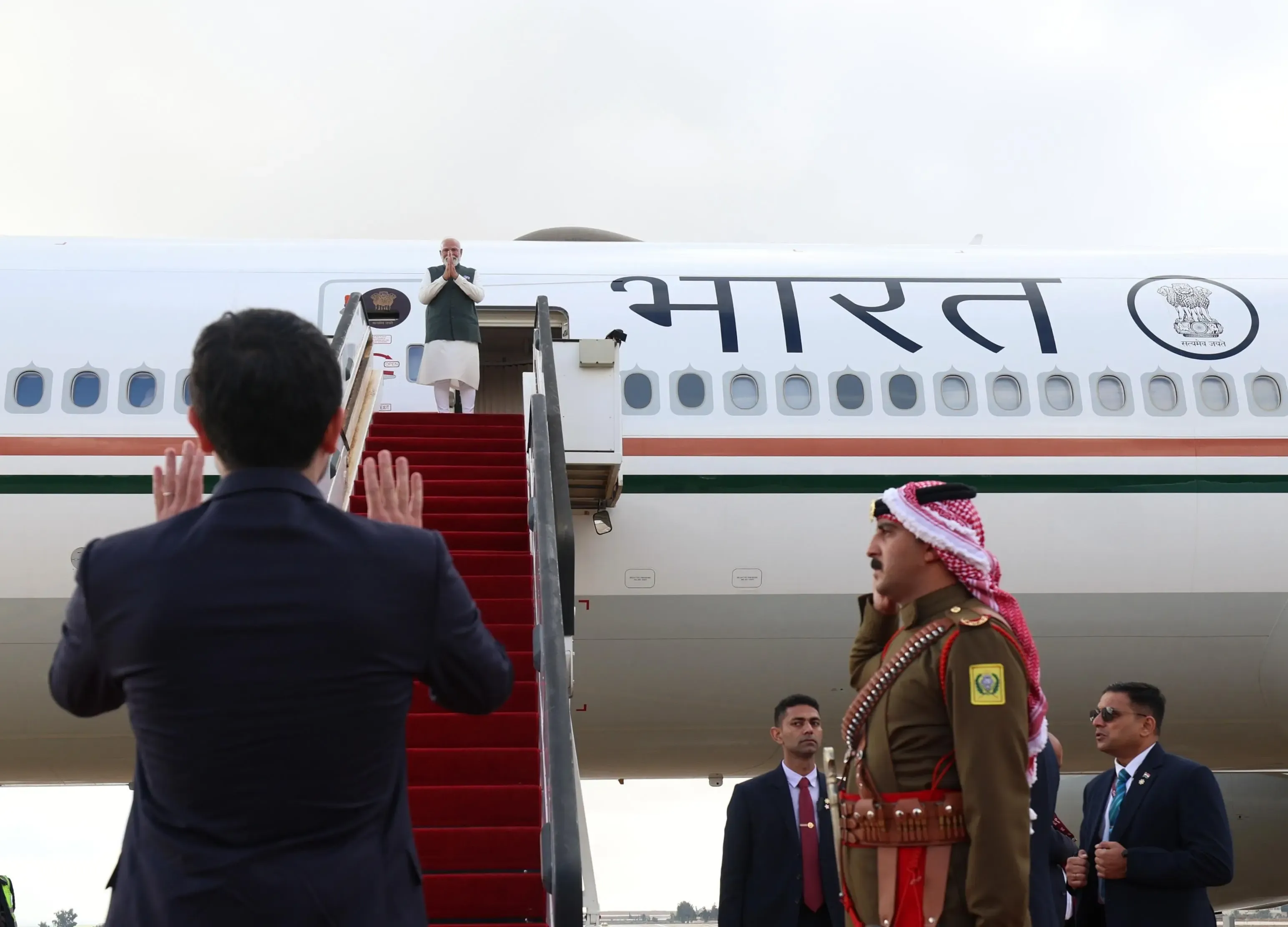 क्या क्राउन प्रिंस ने पीएम मोदी को म्यूजियम से एयरपोर्ट तक छोड़ा?