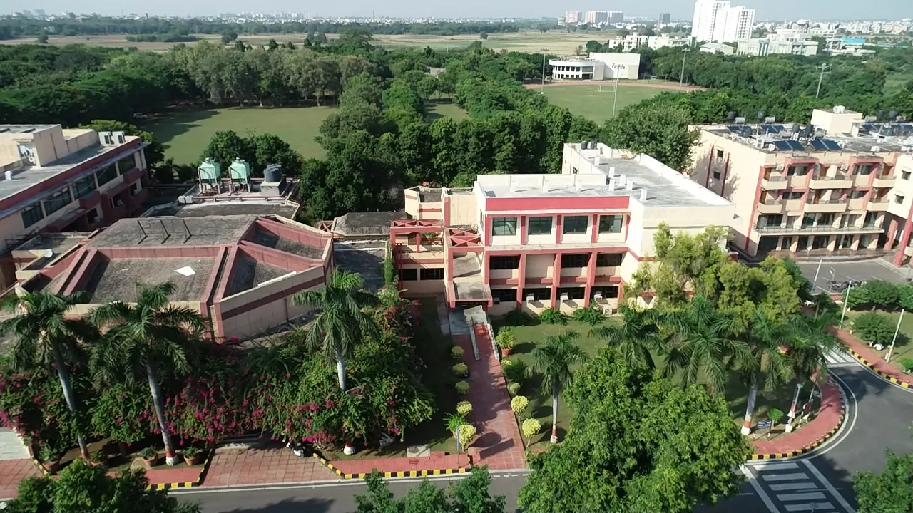 क्या सीबीआई अकादमी ने प्रशिक्षण में 5-स्टार ग्रेडिंग हासिल की?