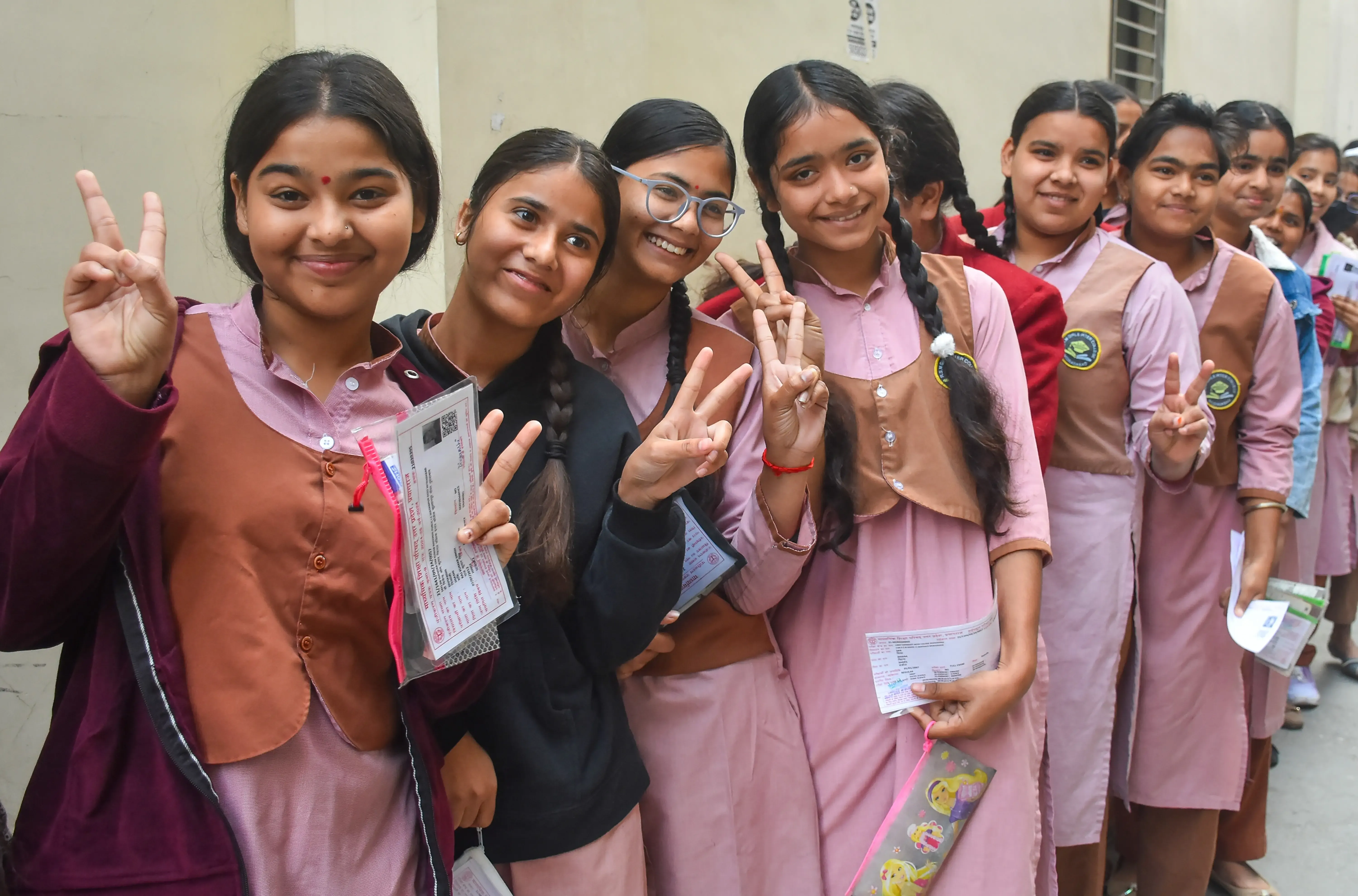 सीबीएसई 12वीं बोर्ड परिणाम 2026: पास प्रतिशत 85.20, पिछले साल से 3.19%25 कम; पहली बार पूर्ण डिजिटल मूल्यांकन