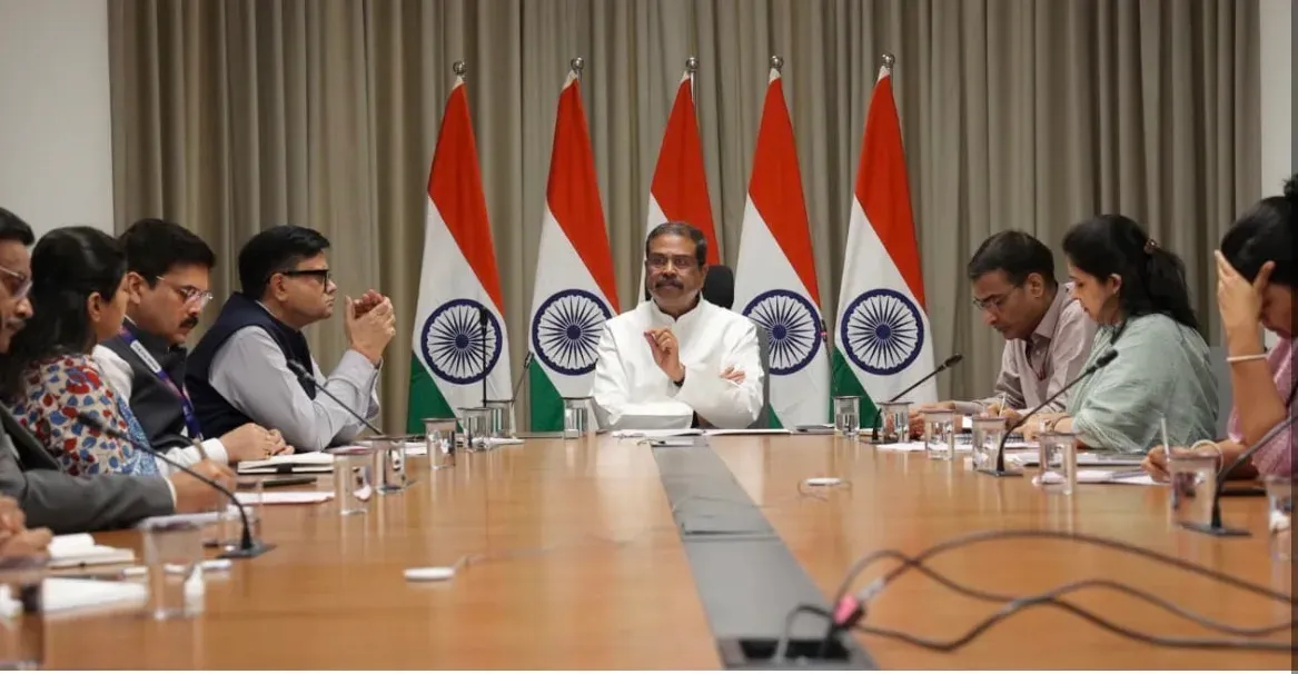 सीबीएसई पेमेंट गेटवे सुधार: धर्मेंद्र प्रधान ने 4 सरकारी बैंकों को दिए सख्त निर्देश