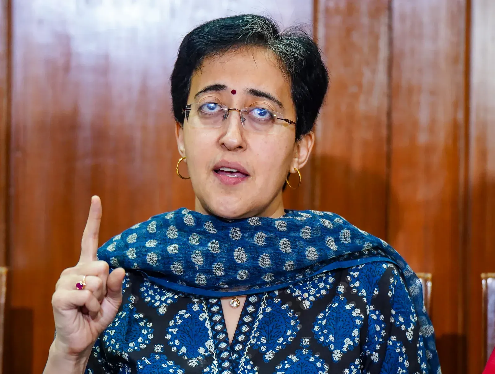 CBSE पुनर्मूल्यांकन पोर्टल में तकनीकी गड़बड़ी, आतिशी ने धर्मेंद्र प्रधान की बर्खास्तगी मांगी