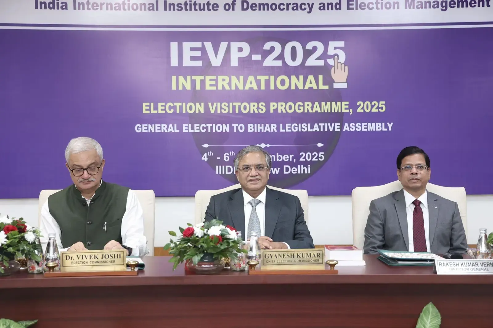Did CEC Gyanesh Kumar Flag Off 14 Foreign Delegates for Bihar Voting on Nov 6?