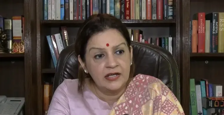 एसआईआर प्रक्रिया पर प्रियंका चतुर्वेदी का हमला: 'सीईसी ने जनता से धोखा किया, BJP क्यों कर रही बचाव?'