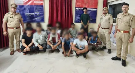 सेंट्रल नोएडा में 414 लोगों पर कार्रवाई, सार्वजनिक स्थानों पर शराब पीने के खिलाफ पुलिस का सख्त अभियान