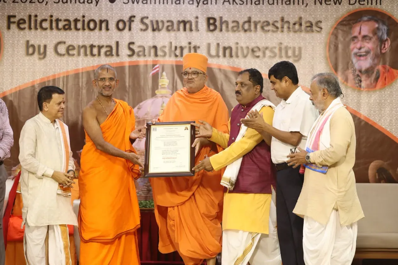 Central Sanskrit University names BAPS scholar Swami Bhadreshdas 'Vedantavidya Vishwaguru'