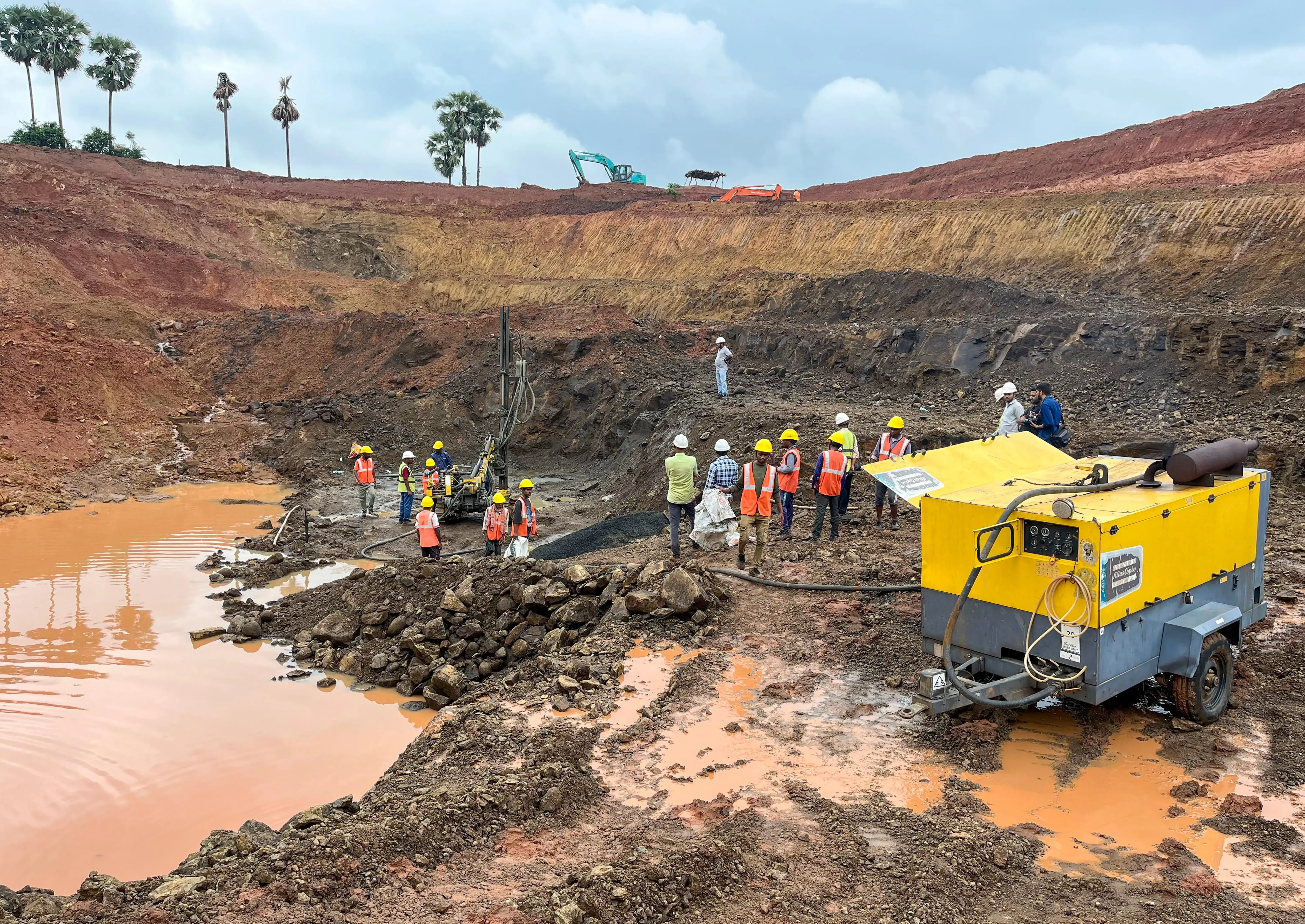 What Steps is the Centre Taking to Enhance State Mining Readiness?