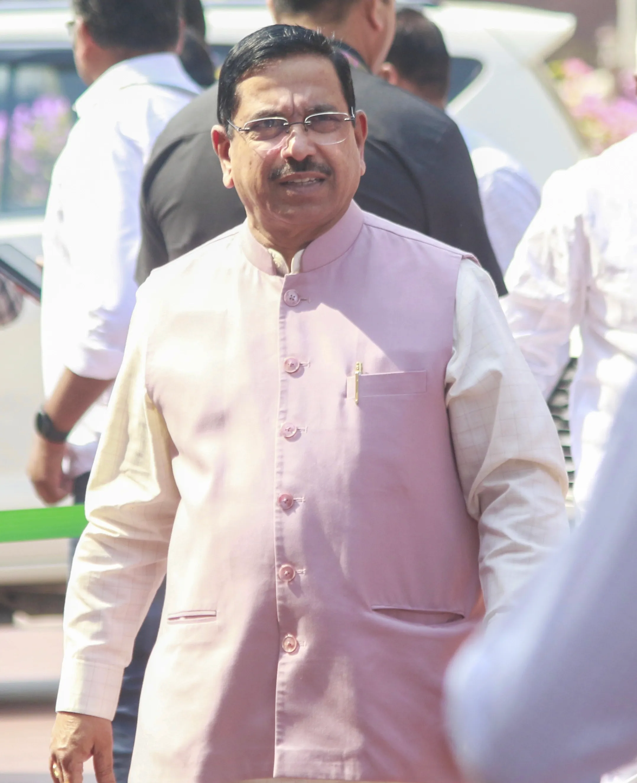 Will the Centre Tackle E-commerce Dark Patterns with Stakeholders?