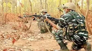 चाईबासा: सुरक्षाबलों की कार्रवाई में नक्सलियों को झटका, कोबरा जवान घायल