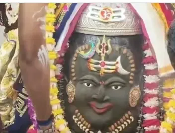 चैत्र शुक्ल द्वादशी पर महाकाल की भस्म आरती में श्रद्धालुओं की उमड़ी भीड़