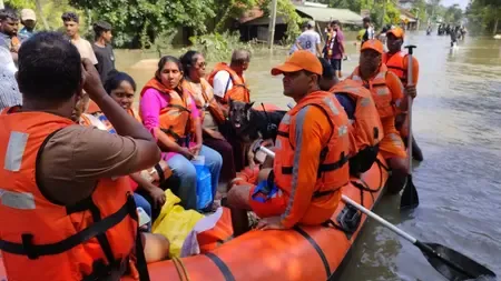 चक्रवात ‘दितवाह’: श्रीलंका के कई स्थानों पर सड़कें नष्ट, भारतीय वायुसेना हेलिकॉप्टर से पहुंचा रही मदद