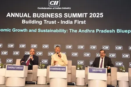How is Chandrababu Naidu Encouraging Industry Leaders to Join the Swarnandhra Vision?