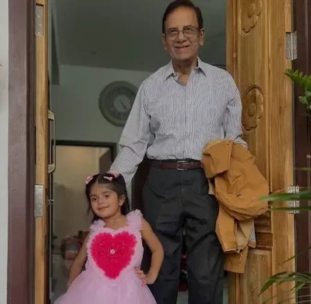 Charu Asopa’s former father-in-law reunites with granddaughter Ziana; actress expresses gratitude for his presence