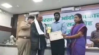 चतरा जिला स्थापना दिवस: 851 झारखंड आंदोलनकारियों को शॉल, मोमेंटो व प्रशस्ति पत्र से सम्मान