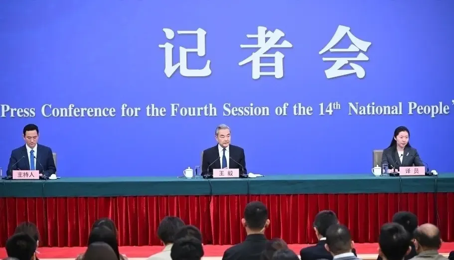 चीन की पड़ोसी नीति: वांग यी का ईरान पर महत्वपूर्ण बयान