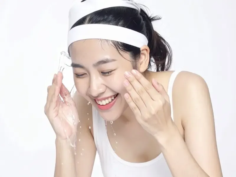 क्या केमिकल से भरे फेस वॉश की जगह प्राकृतिक नुस्खे अधिक प्रभावी हैं?