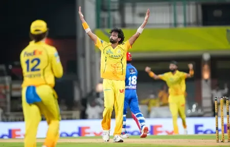 चेन्नई सुपर किंग्स को लगा बड़ा झटका, आईपीएल 2026 से बाहर हुए खलील अहमद
