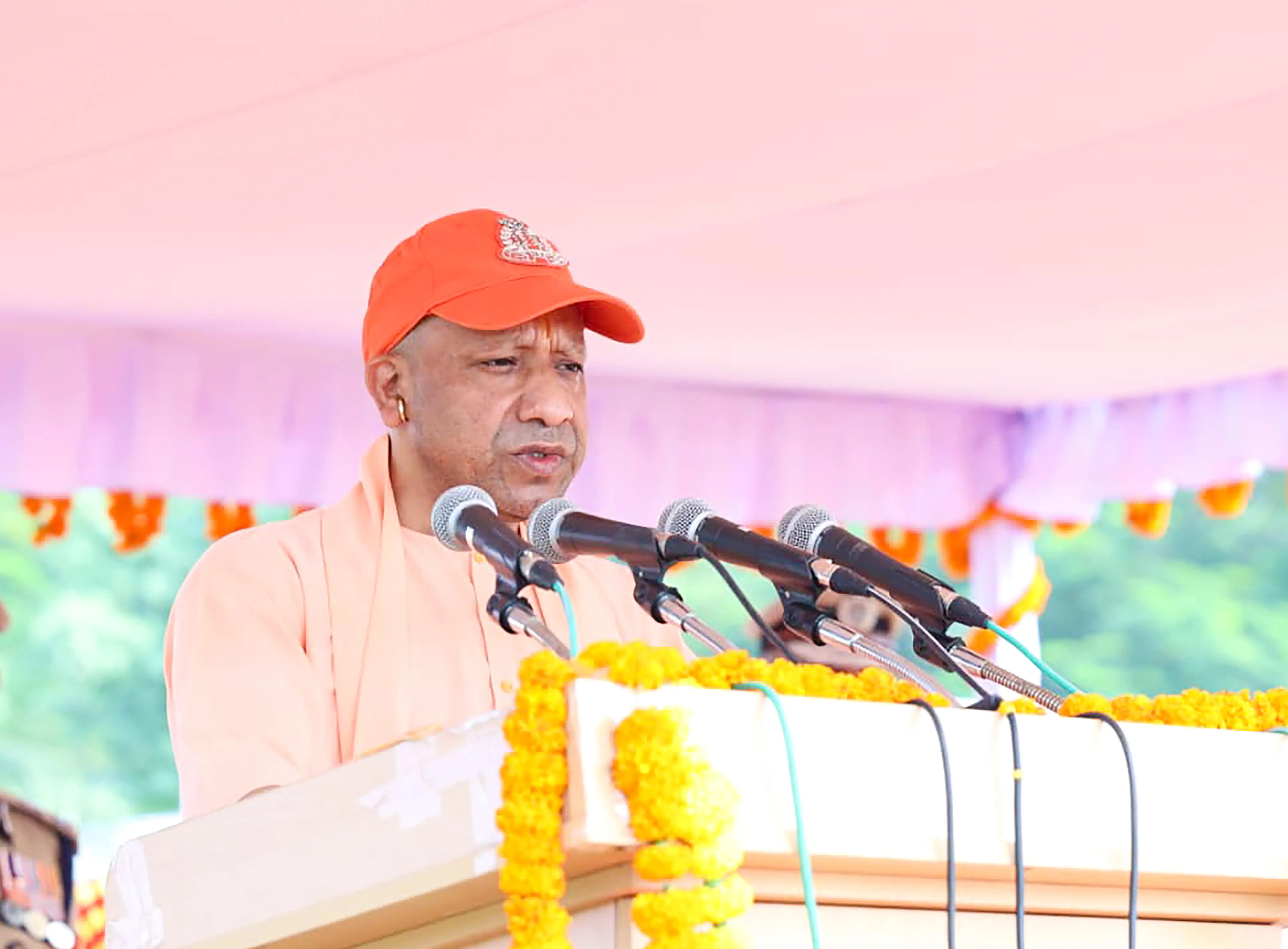 क्या छठ महापर्व सिर्फ पूजा है, या हमारी सांस्कृतिक आत्मा का उत्सव है? : यूपी सीएम योगी आदित्यनाथ