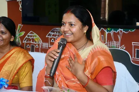 बीजापुर में महिला एवं बाल विकास योजनाओं की समीक्षा: मंत्री लक्ष्मी राजवाड़े ने अधिकारियों को दिए सख्त निर्देश