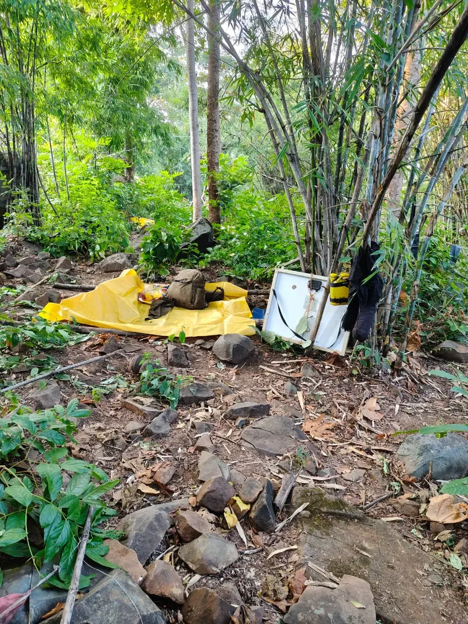 क्या छत्तीसगढ़ के राजनांदगांव में सुरक्षा बलों को देखकर जंगल में भागे नक्सली?